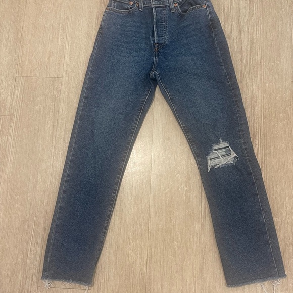 Levi’s Wedgie Straight Distressed Dark Blue Jeans - Picture 2 of 9